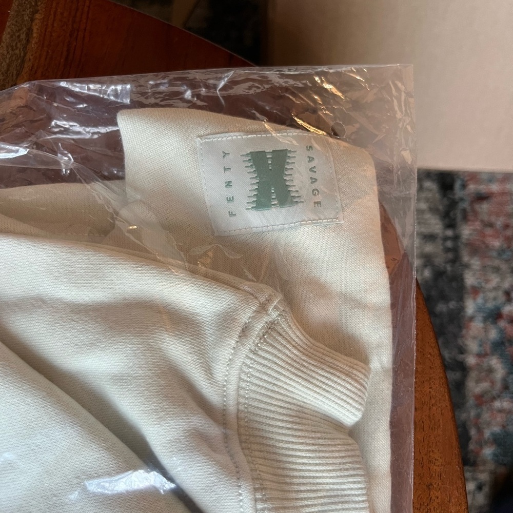 Savage X Fenty Minty White  Xssential Crop Hoodie - Picture 12 of 13